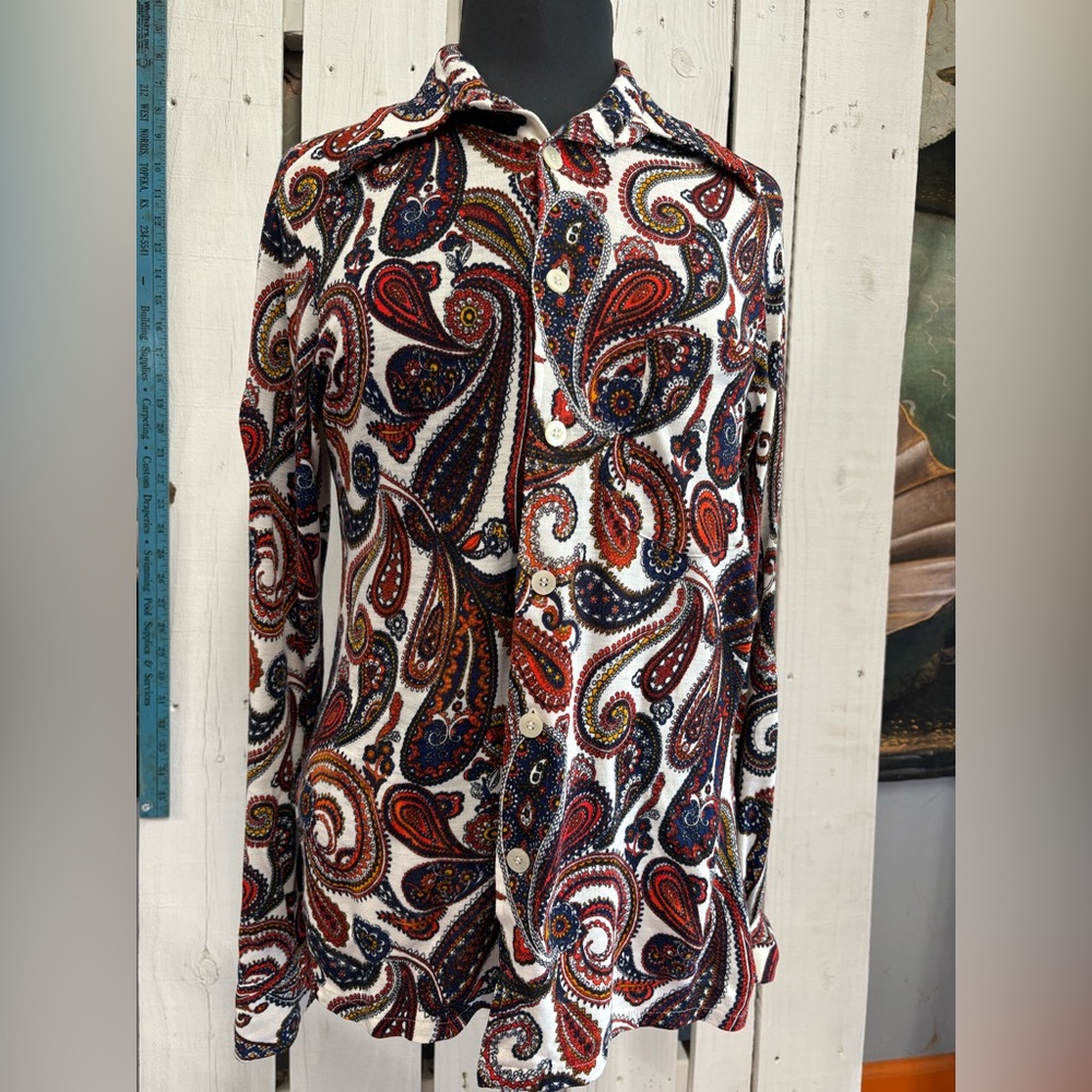 Vintage white blue red Paisley Button-Up Shirt large